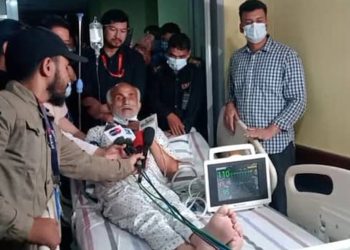 १० बुँदे सहमति गरी डा . केसीले तोडे अनशन