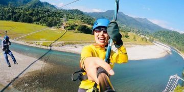 तनहुँकाे परेवाडाँडामा जिपलाइन र स्काइ रोप साइक्लिङ सञ्चालनमा