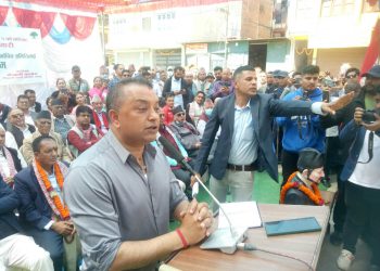 कांग्रेस बदल्न कांग्रेसमा बसेर संघर्ष गर्नुपर्छ  ः थापा