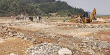 फेवातालको सिरानमा सिमसार पुरेर बनाइएको प्लटिङमा महानगरको डोजर