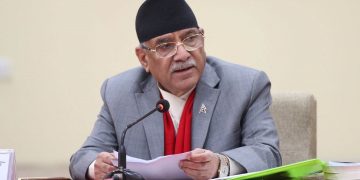 प्रधानमन्त्री प्रचण्डले बंगलादेशकी समकक्षी शेख हसिनासँग भेटवार्ता गर्दै