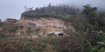 घाँसीकुवामा बस दुर्घटना हुँदा ३६ जना घाइते