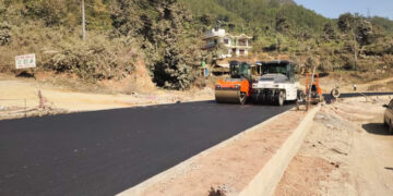 पृथ्वी राजमार्गको डुम्रे- छिर्कन सडक खन्ड कालाेपत्रे शुरू