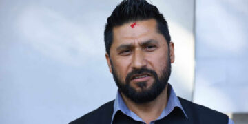 पोखरामा रवि लामिछानेमाथि खोइला प्रहार, एकजना पक्राउ