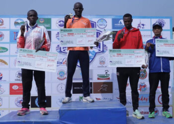 सफल  पाेखरा  म्याराथनका विजेता बने केन्याली धावक