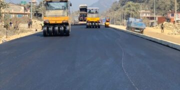 पोखरा–मुग्लिन सडक बिस्तार: पश्चिम खण्डमा  कालोपत्रे शुरु(तस्विरहरु)