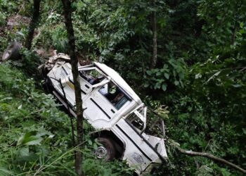 तनहुँको आबुँखैरेनीमा  जन्ती बोकेको गाडी दुर्घटना, २ जनाको मृत्यु, १६ घाइते