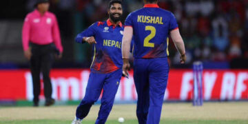 नेपालले एक ओभरमै गुमायाे दुई विकेट