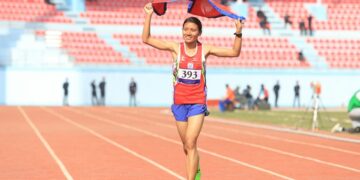 पेरिस ओलम्पिकको महिला म्याराथनमा प्रतिस्पर्धा गर्दै सन्तोषी