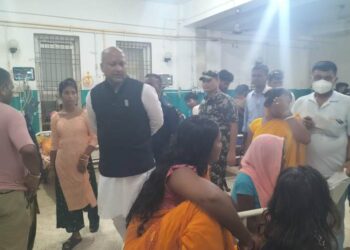 मुख्यमन्त्री सतिशकुमार सिंह