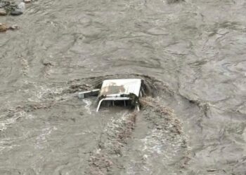 सिन्धुलीको कुँडुलेबाट जिप खस्यो