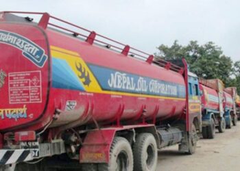 नेपाल आयल निगम पेट्रोल ट्यांकर