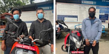 मोटरसाइकल चोर्ने पक्राउ