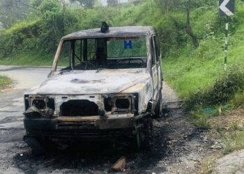 बिरामी बोकेर गुड्दै गरेको एम्बुलेन्समा आगो लागेपछी