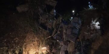 डडेल्धुरामा बस दुर्घटना हुँदा चार जनाको मृत्यु