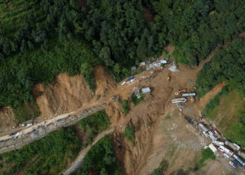 झ्याप्ले खोला पहिरो