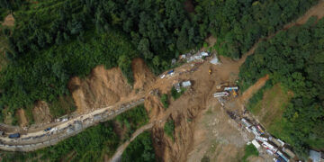 झ्याप्ले खोला पहिरो