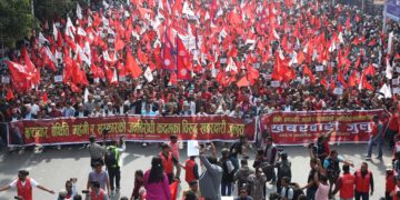 सरकारविरुद्ध सडकमा माओवादी