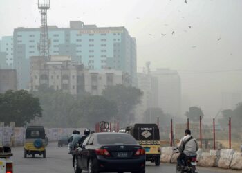 वायु प्रदुषण उच्च भएपछि पाकिस्तानको लाहोरमा लकडाउन