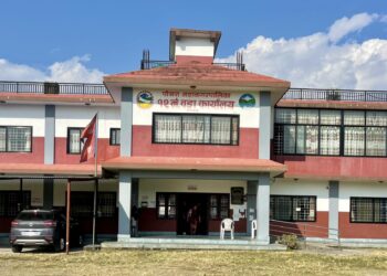 छोराछोरीलाई सामुदायिक विद्यालयमा पढाउने परिवारको निःशुल्क स्वास्थ्य बिमा