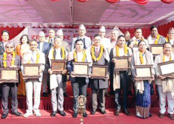 उत्कृष्ट करदातालाई सरकारबाट सम्मान